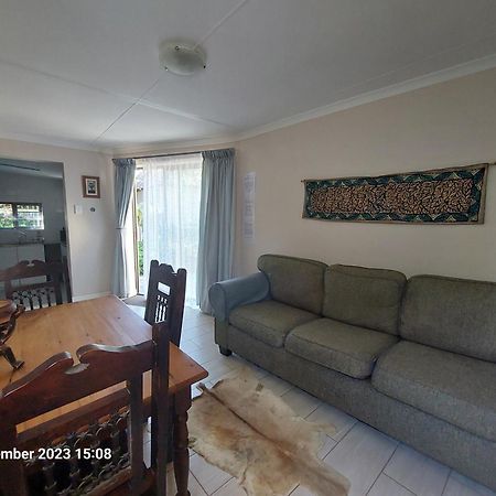 Field'S Rest Bed and Breakfast Port Elizabeth Exteriör bild