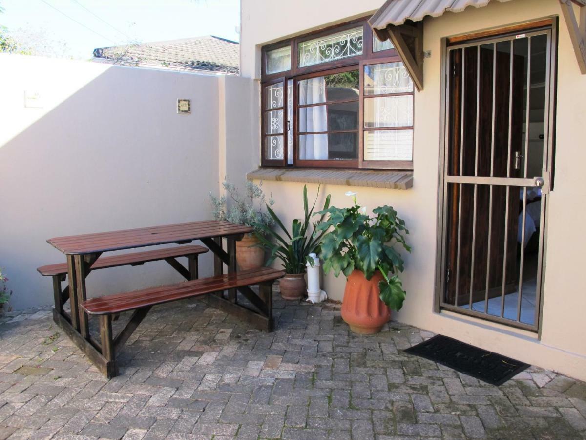 Field'S Rest Bed and Breakfast Port Elizabeth Exteriör bild